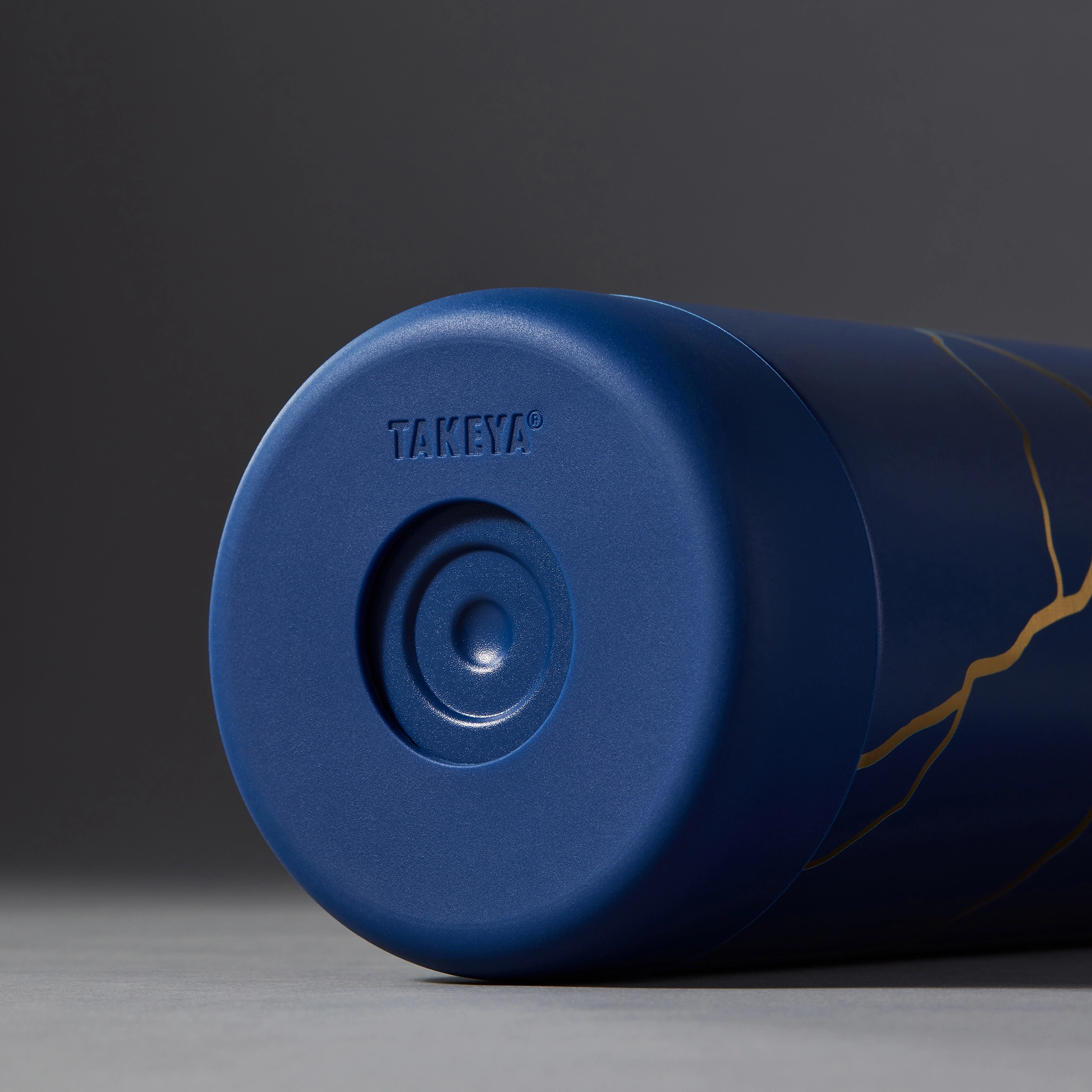 kintsugi-water-bottle-with-spout-lid-t1 51390-TK_HO25_Kintsugi_Takeya9249.png